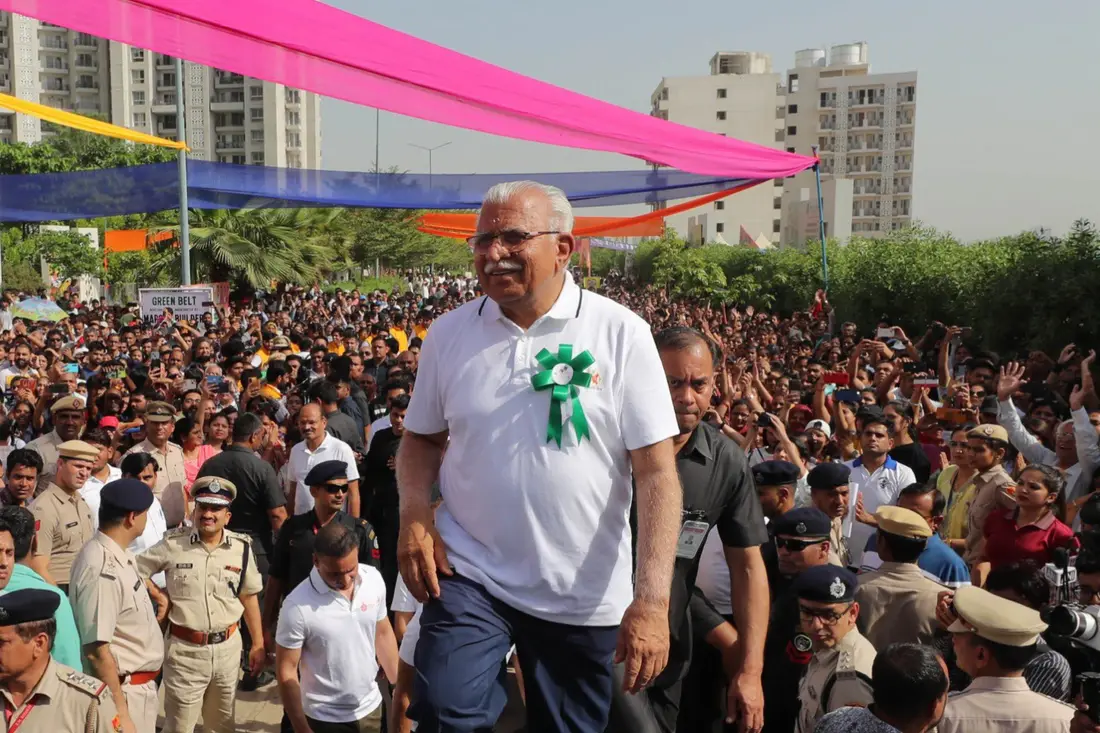Citizens and officials walking together during a Raahgiri Day